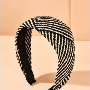 New black and tan striped headband